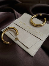 Load image into Gallery viewer, CLASSIC CLEO HOOPS
